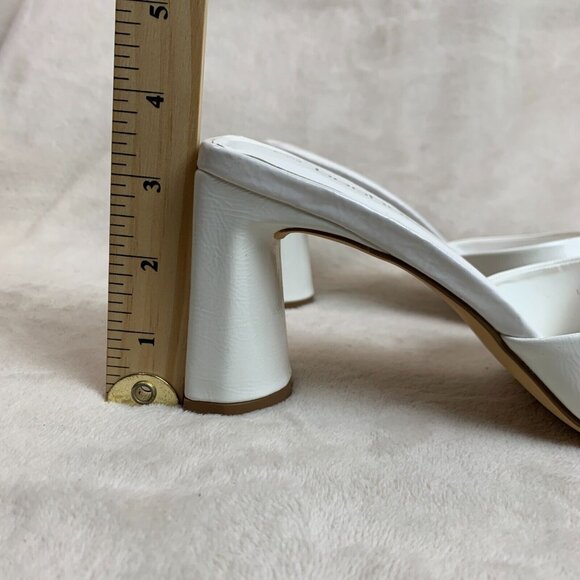 Boohoo Low Flat Heel Mule White  US 9 / UK 7 / EU40 - Picture 8 of 14